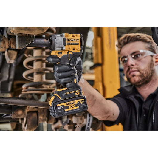 DeWalt DCF921P2G-QW Akumulatora Trieciena Uzgriežņu Atslēga 2x5Ah 18V - Ergostock.lv