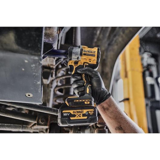 DeWalt DCF921P2G-QW Akumulatora Trieciena Uzgriežņu Atslēga 2x5Ah 18V - Ergostock.lv