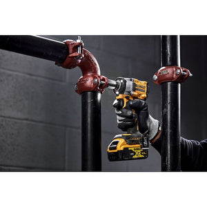 DeWalt DCF922P2T-QW Akumulatora Trieciena Uzgriežņu Atslēga 2x5Ah 18V - Ergostock.lv