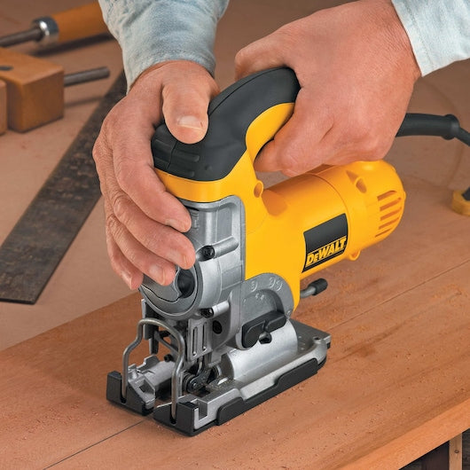 Dewalt Elektriskais Figūrzāģis 700W (DW331K-QS) - Ergostock.lv