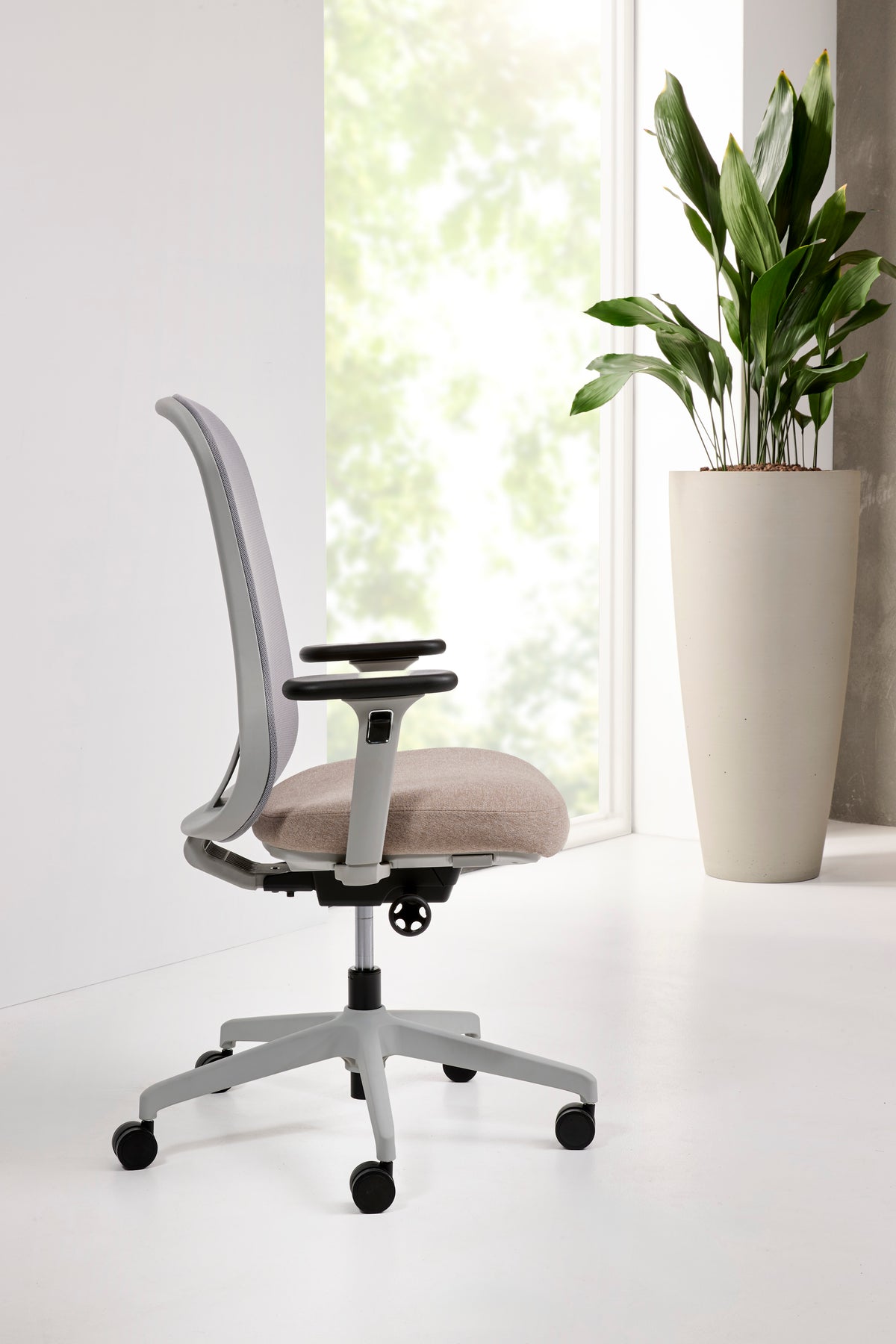 Biroja krēsls Sphere - Ergostock.lv