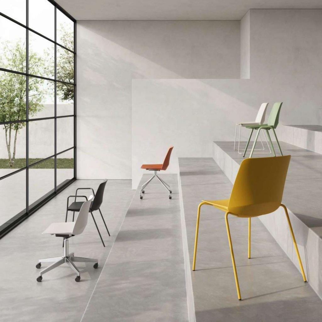 Apmeklētāju krēsls Oslo 4L ar polsterētu sēdvietu-Ergostock