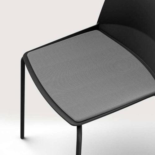 Apmeklētāju krēsls Oslo 4L ar polsterētu sēdvietu-Ergostock