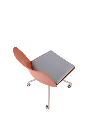 Apmeklētāju krēsls Oslo Cross Roll ar polsterētu sēdvietu Note - Ergostock.lv