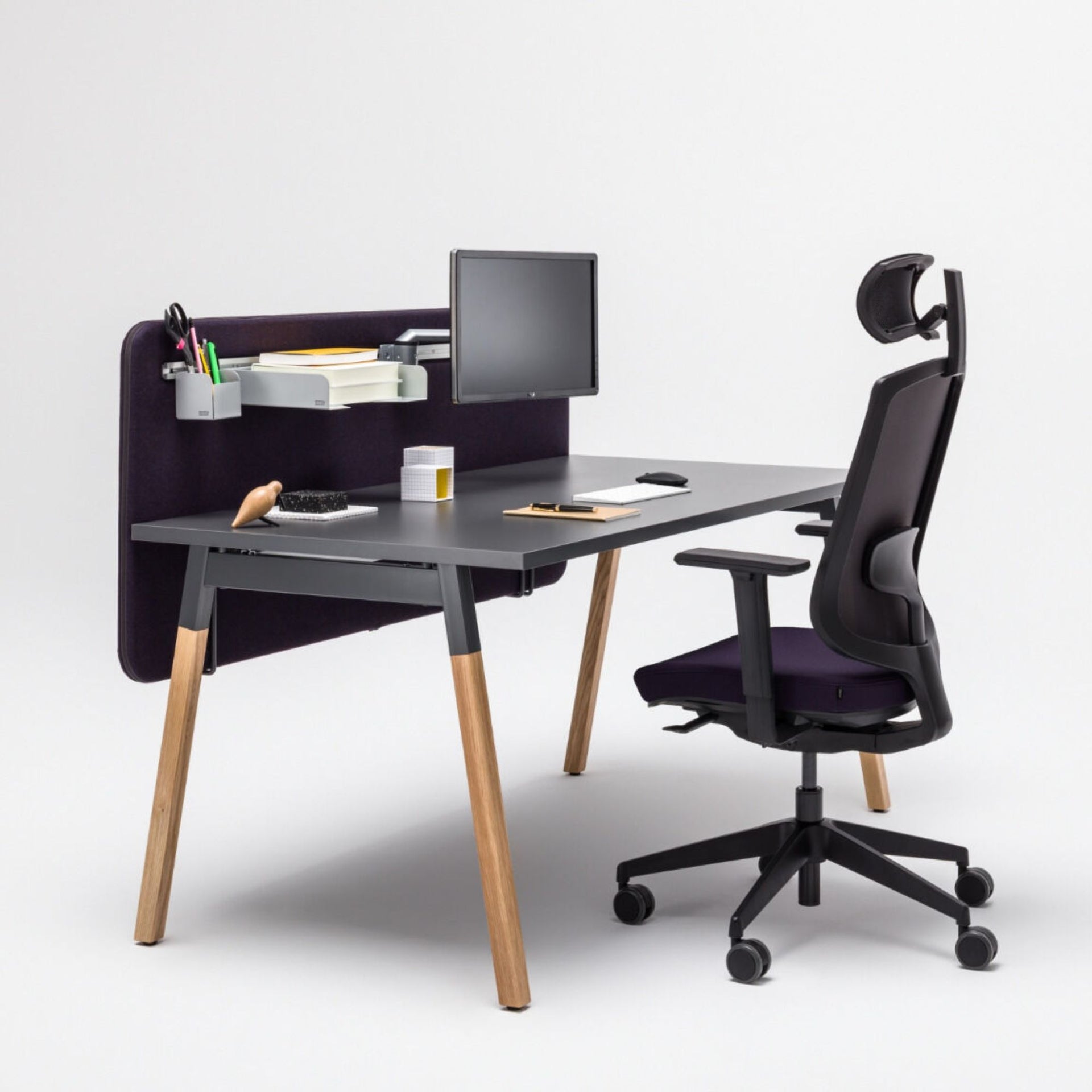 Biroja galds OGI W, konfigurējams - Ergostock.lv