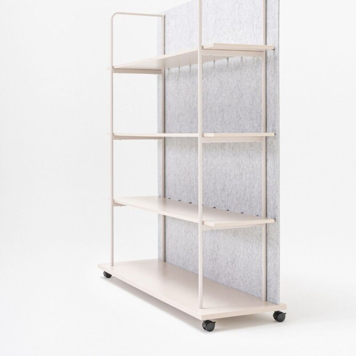 Konfigurējams biroja plaukts TANCA Classic ar riteņiem un metāla rāmi, nodrošina mobilitāti un elastīgu uzglabāšanas risinājumu birojam.