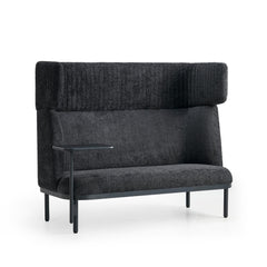 ERGOSTOCK Dīvāns Caldera Duo ar galdiņu, melns – moderns divvietīgs atpūtas krēsls ar integrētu sānu galdiņu un stilīgu dizainu.