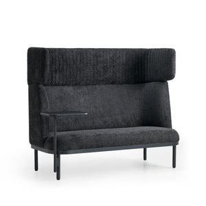 ERGOSTOCK Dīvāns Caldera Duo ar galdiņu, melns – moderns divvietīgs atpūtas krēsls ar integrētu sānu galdiņu un stilīgu dizainu.