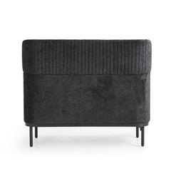 Dīvāns Caldera Duo ar galdiņu, melns no ERGOSTOCK – elegants un funkcionāls mēbeļu risinājums ar mūsdienīgu dizainu un augstu komfortu.