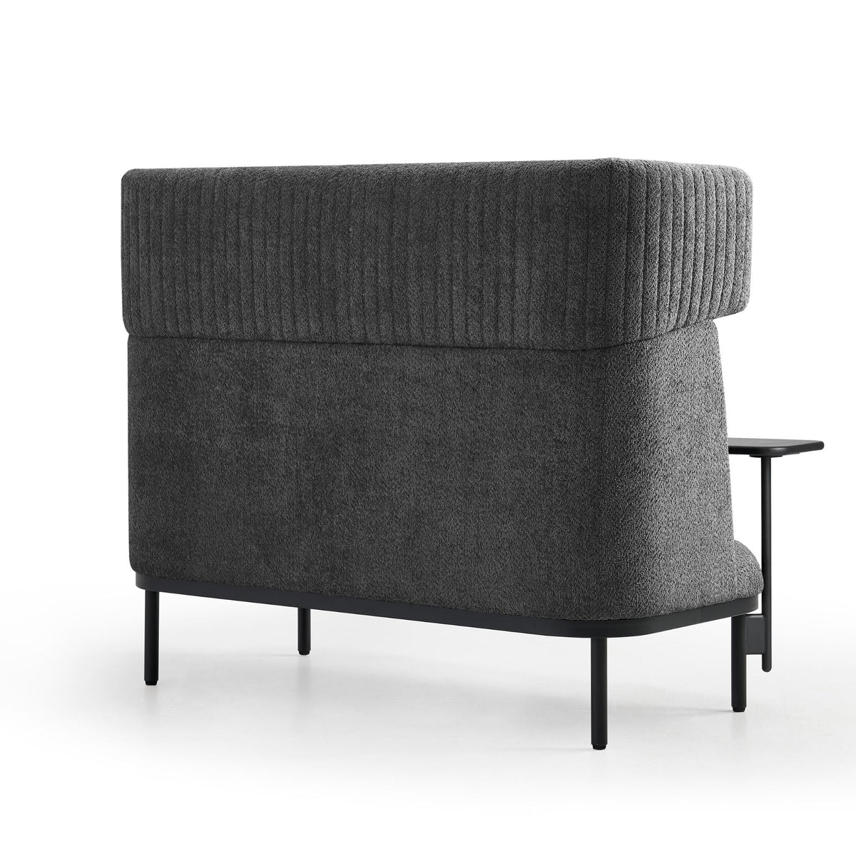 Aizmugures skats uz dīvānu Caldera Duo ar galdiņu, pelēks - ERGOSTOCK, ar vertikāli šūtu tekstūru un stabilu metāla rāmi.