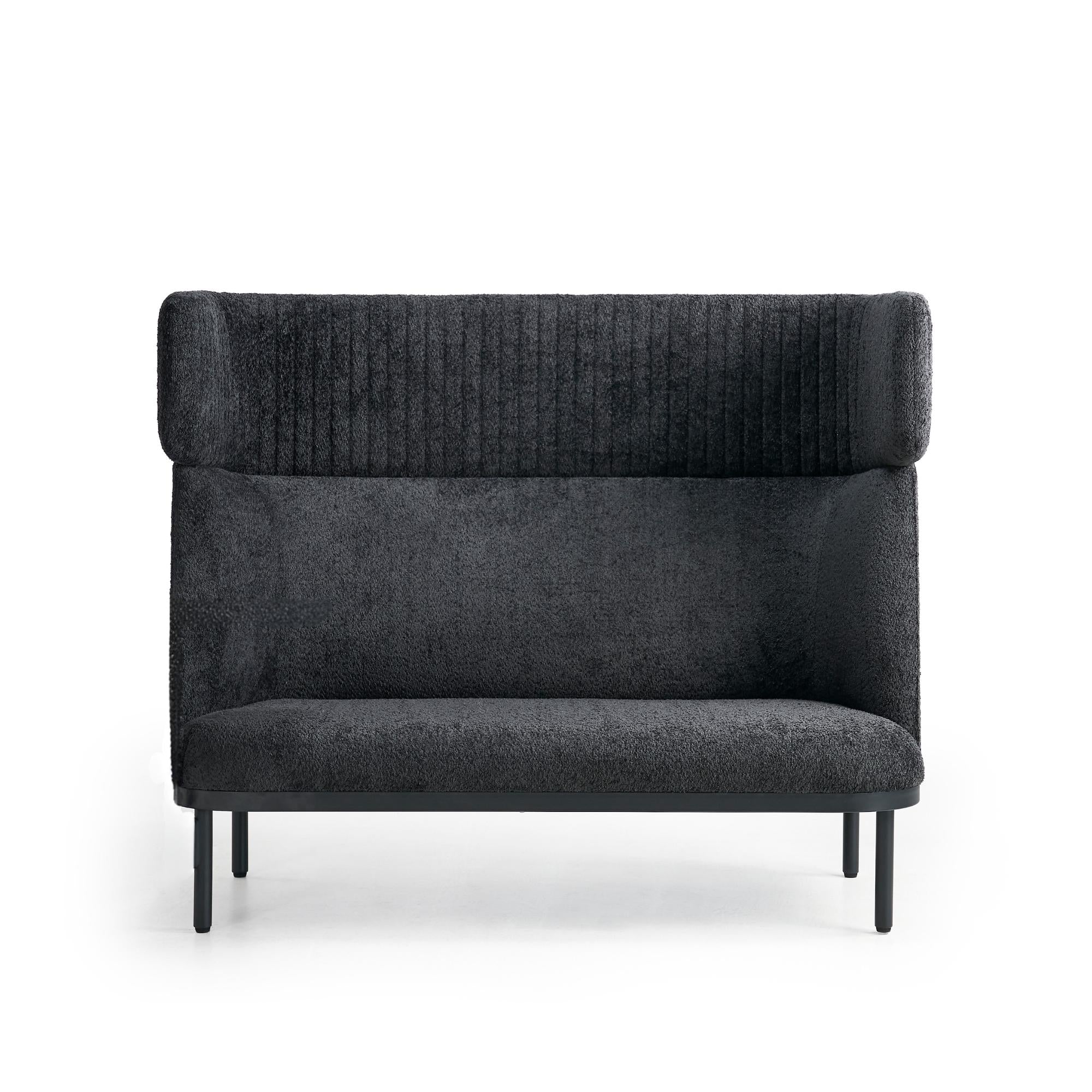 Dīvāns Caldera Duo, melns - ERGOSTOCK ar augstu atzveltni un mīkstu tekstūru, ideāli piemērots modernām atpūtas zonām un birojiem.