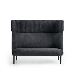 Dīvāns Caldera Duo, melns - ERGOSTOCK ar augstu atzveltni un mīkstu tekstūru, ideāli piemērots modernām atpūtas zonām un birojiem.