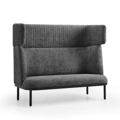 Moderns pelēks dīvāns Caldera Duo no ERGOSTOCK ar ergonomisku dizainu un metāla kājām, piemērots interjeram ar minimālistisku stilu.