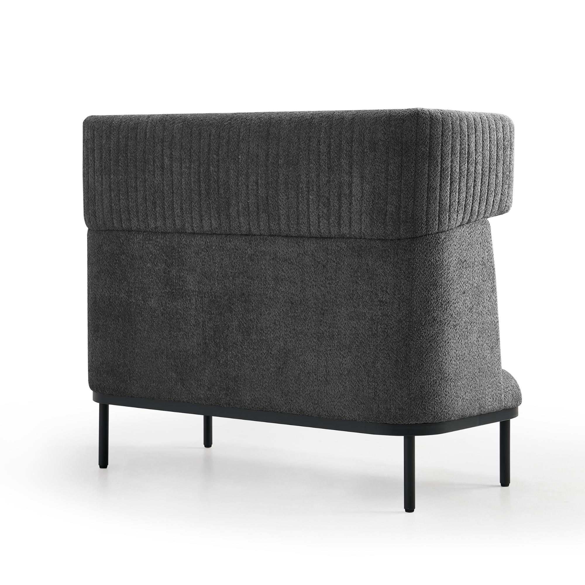 Aizmugures skats uz dīvānu Caldera Duo, pelēks - ERGOSTOCK ar vertikāliem šuvumiem un stabilu metāla rāmi, piemērots birojiem un uzgaidāmajām telpām.