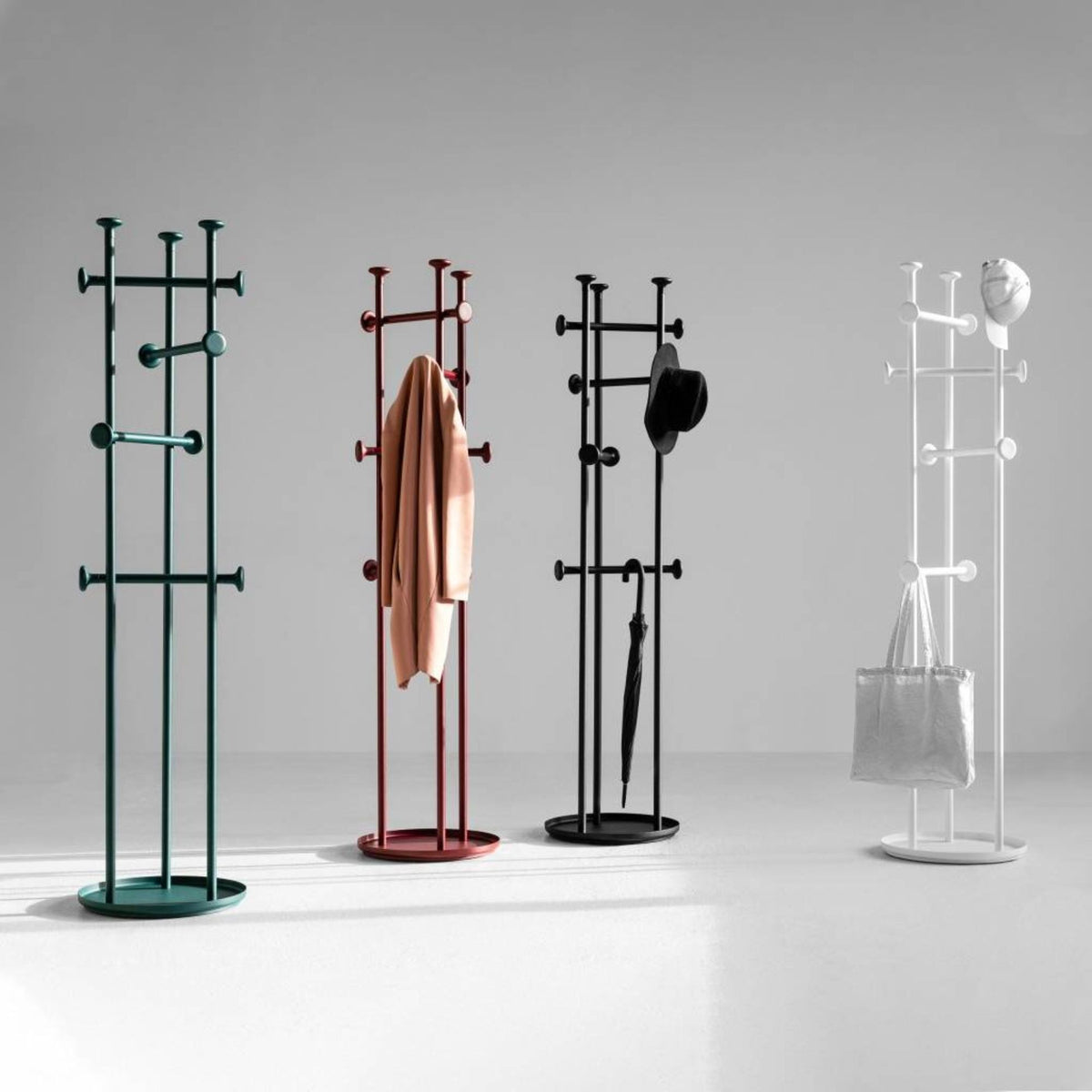 Dizaina drēbju pakarmais UNU BALMA, konfigurējams-Ergostock