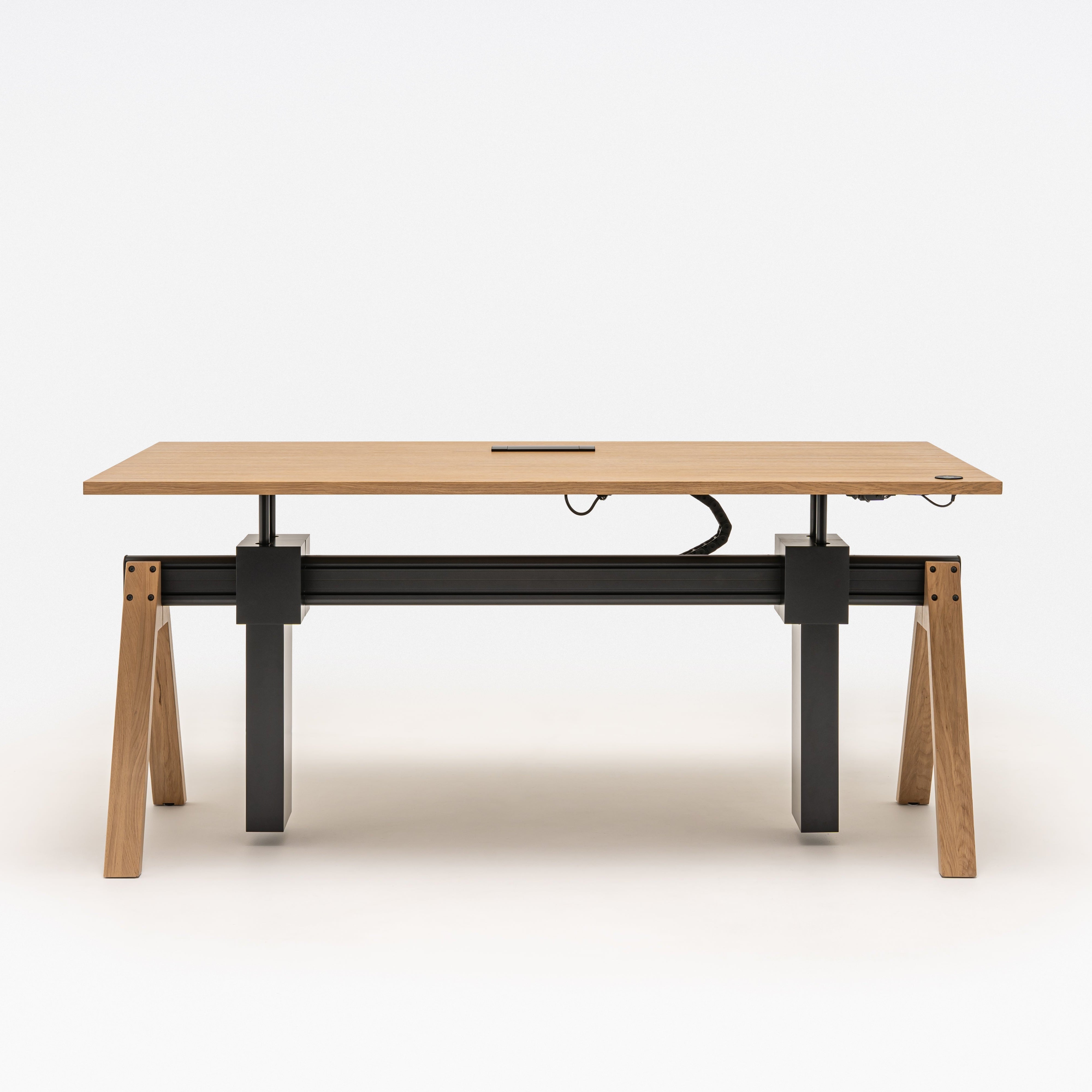 Elektriski augstumā paceļams galds VIGA, 180 cm, mdd; konfigurējams-Ergostock