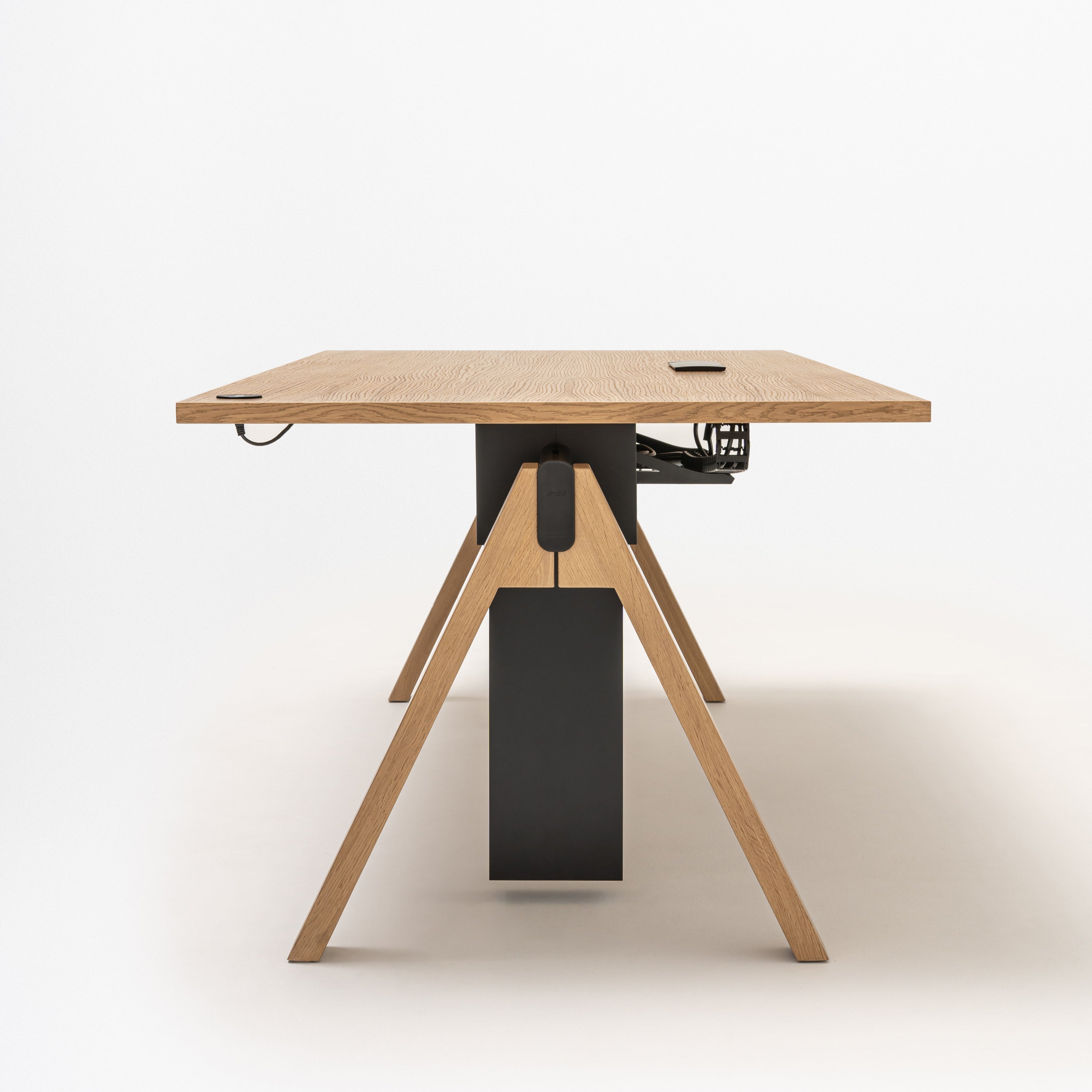 Elektriski augstumā paceļams galds VIGA, 180 cm, mdd; konfigurējams-Ergostock