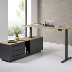 Elektriski augstumā regulējama galda komplekts Executive, augstuma regulācija biroja interjerā