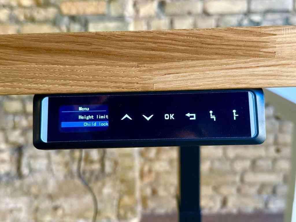 Elektriski augstumā regulējams galds Prestige Line, Touchsreen kontroliera tuvplāns