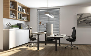 Elektriski augstumā regulējams galds Prestige Line DUO, interjera bilde ar akustisko starpsienu