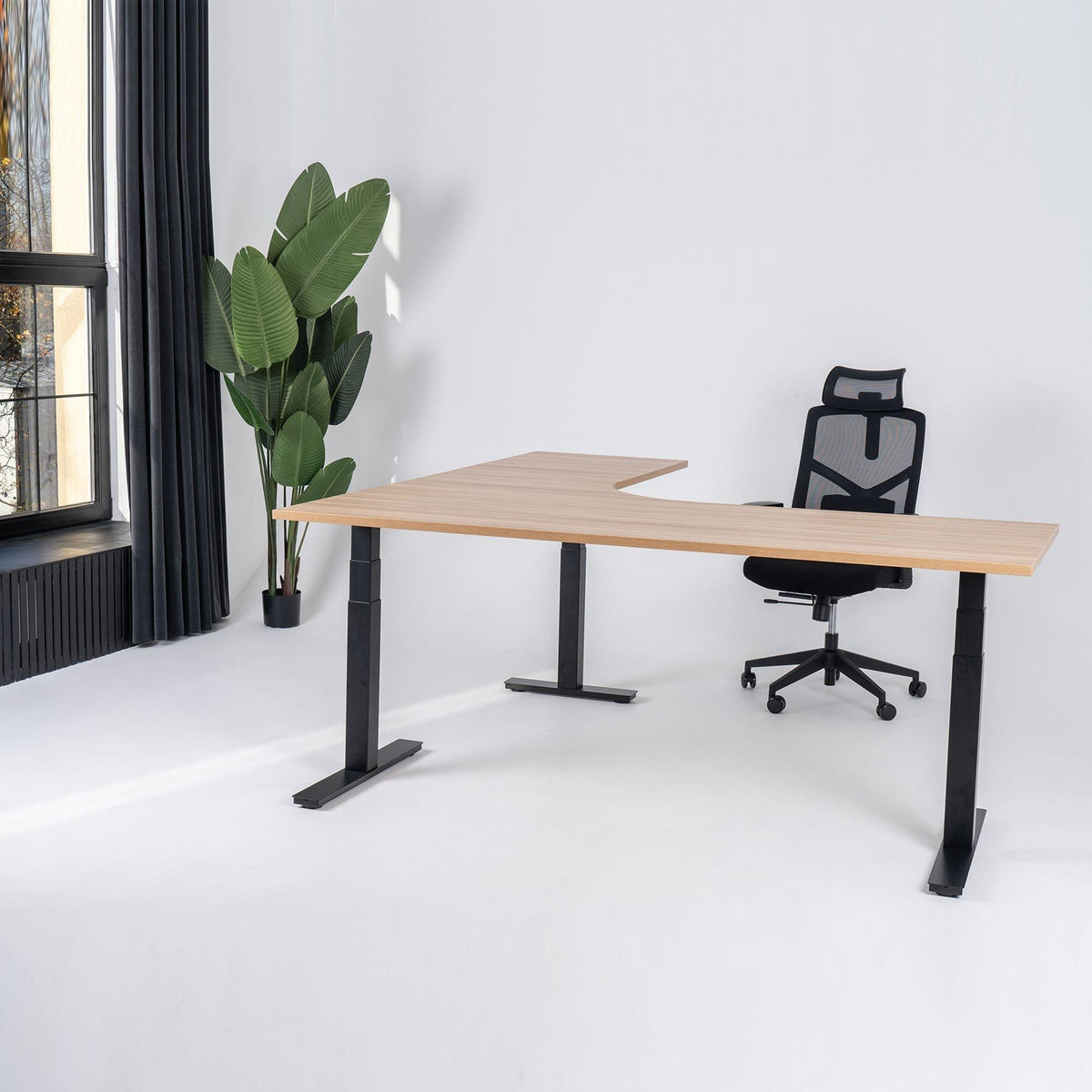 Elektriski augstumā regulējams galds Prestige Line L forma 200 cm x 120 cm