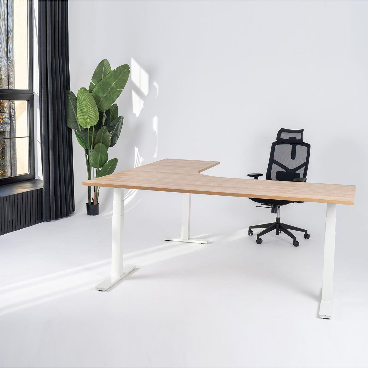 Elektriski augstumā regulējams galds Prestige Line L forma 200 cm x 120 cm
