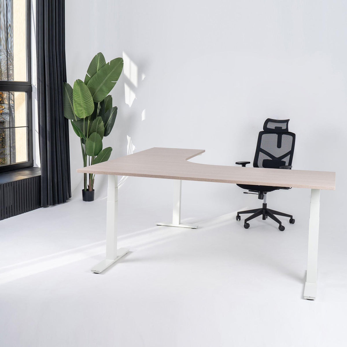 Elektriski augstumā regulējams galds Prestige Line L forma 200 cm x 120 cm