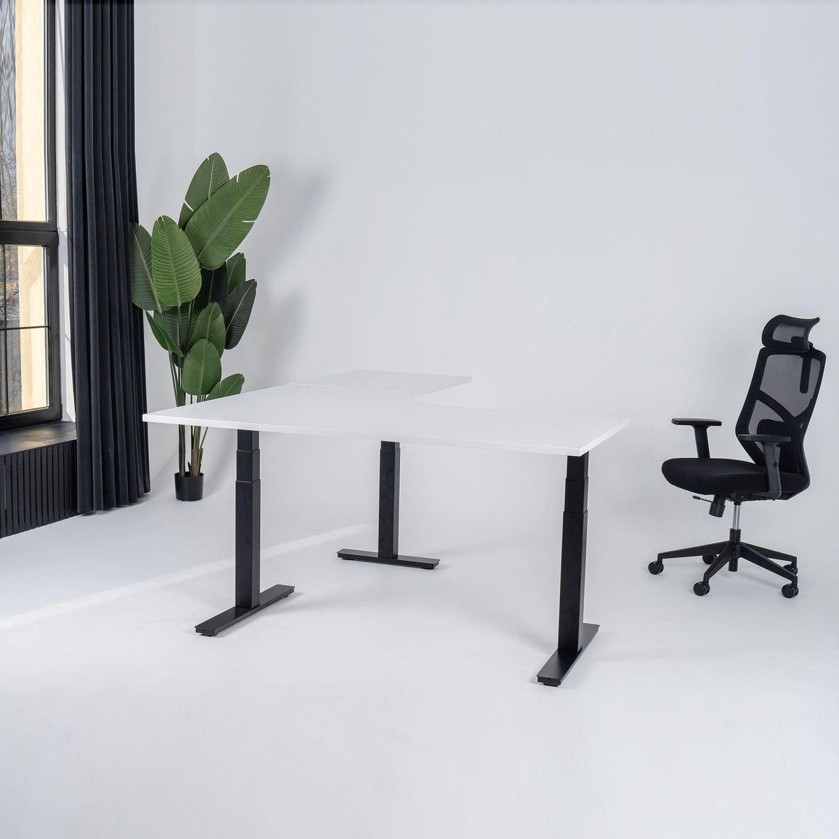 Elektriski augstumā regulējams galds Prestige Line L forma 200 cm x 200 cm