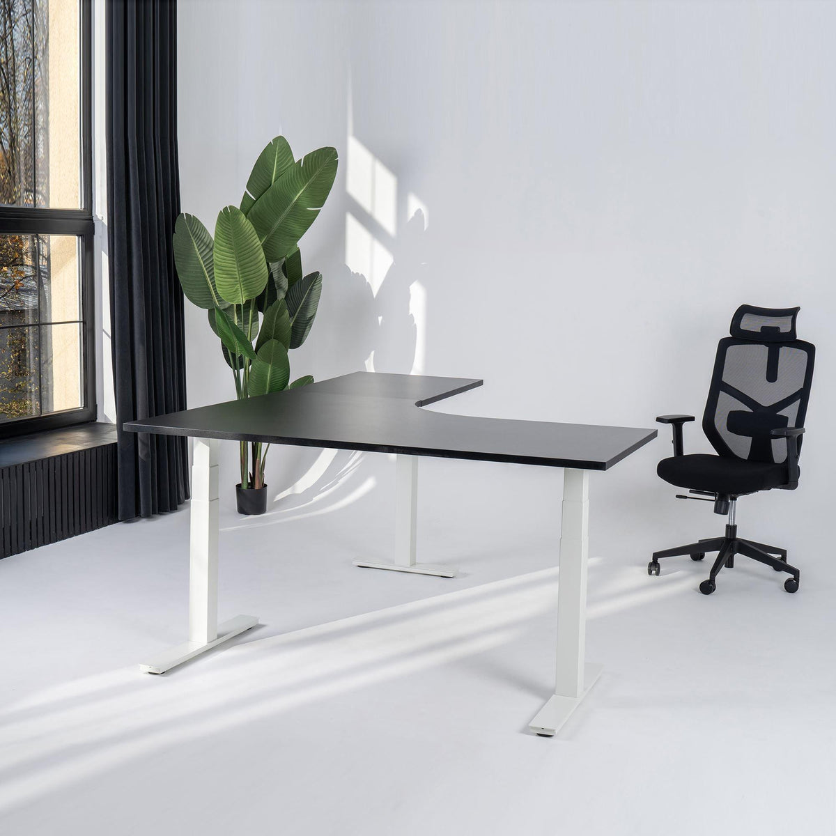 Elektriski augstumā regulējams galds Prestige Line L forma 200 cm x 200 cm