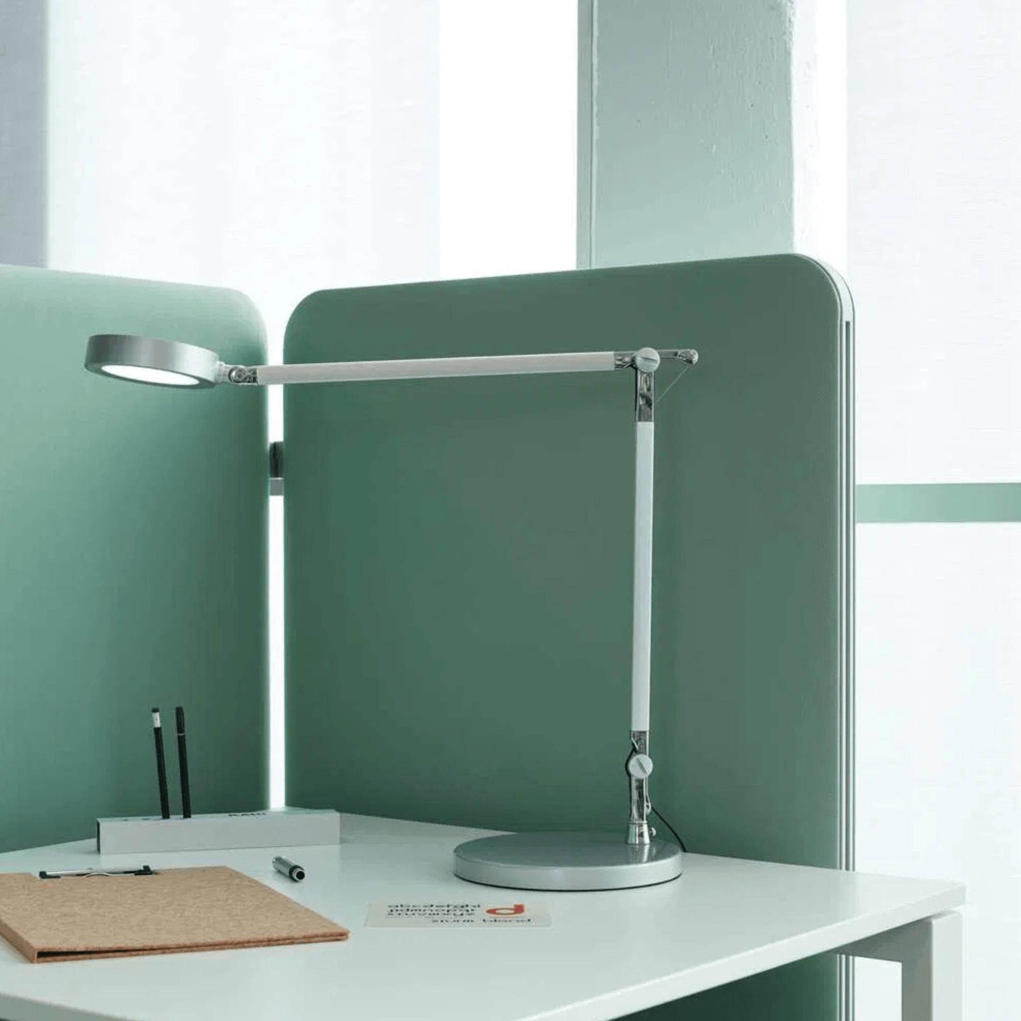 Galda lampa MAULgrace, LED - Ergostock.lv