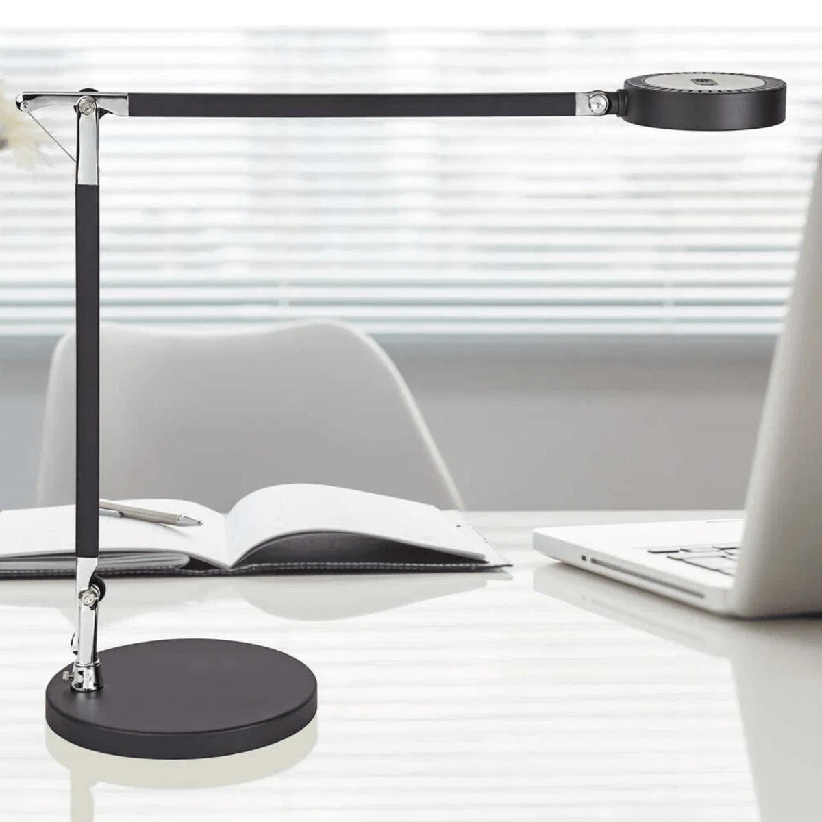 Galda lampa MAULgrace, LED - Ergostock.lv