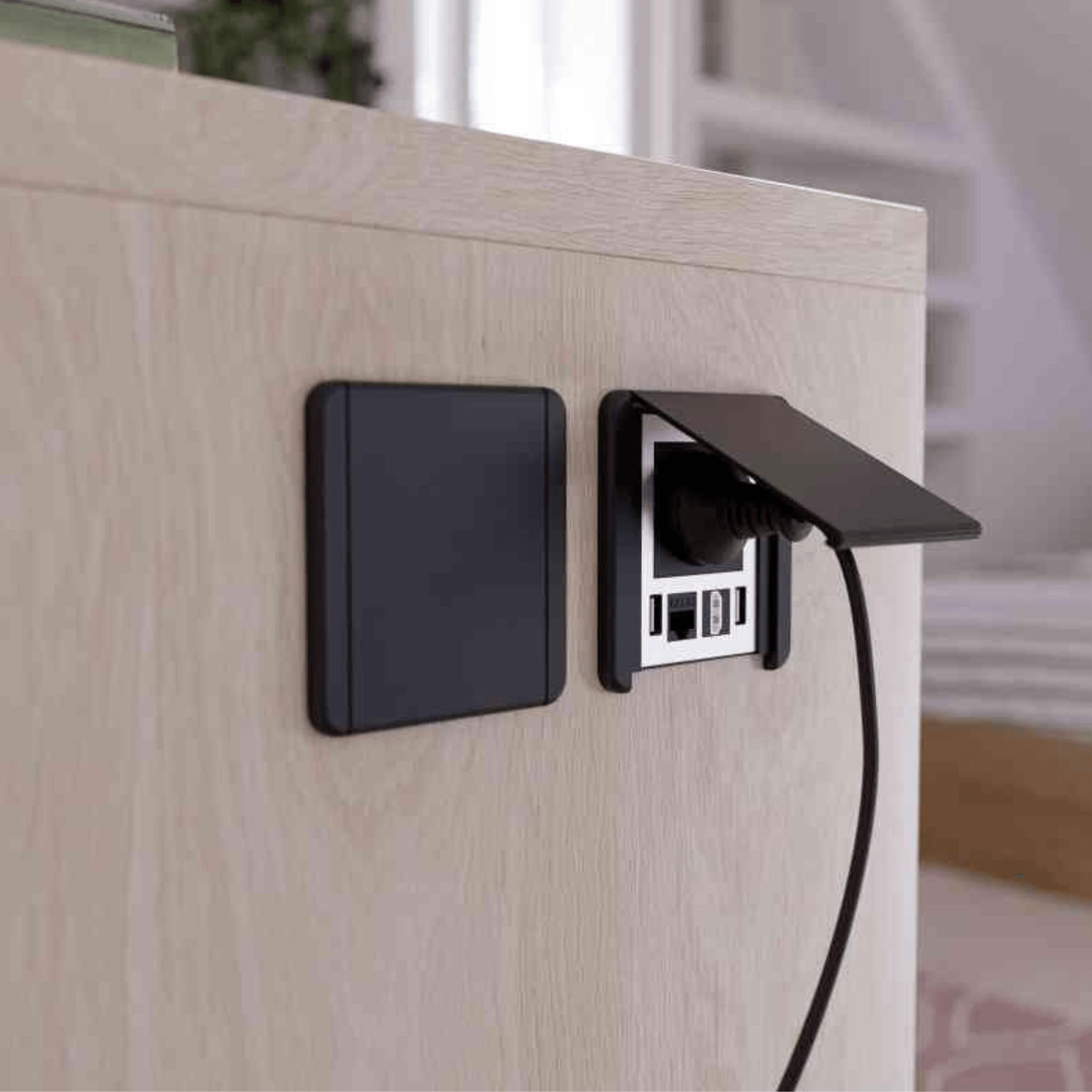 Iebūvējama Rozete ar atveramu aizsargvāku, 1x SCHUKO, 2xUSB A, 1x HDMI - Ergostock.lv