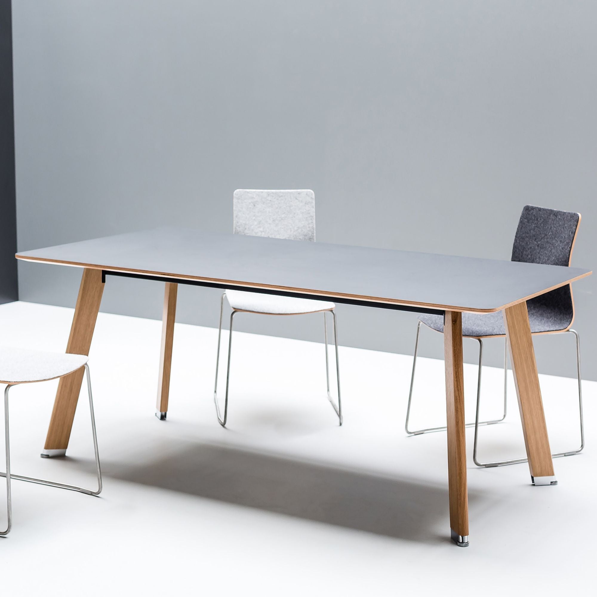 Konferenču galds SIMPLIC HPL-PLYWOOD, izmērs 200 x 100 cm, konfigurējams-Ergostock