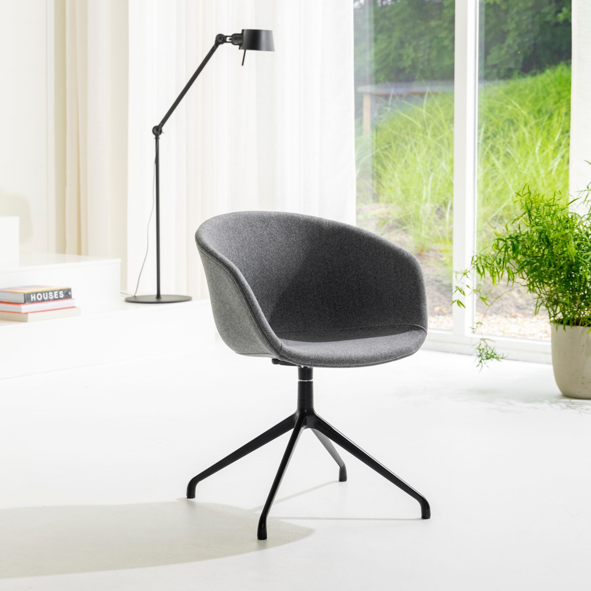 Konferenču krēsls Scale