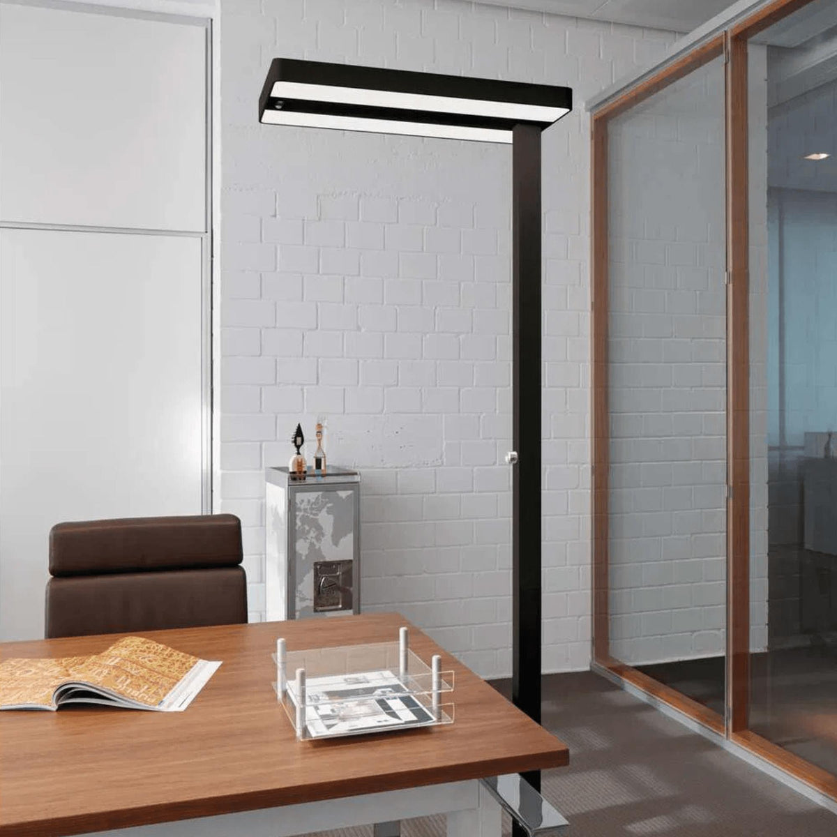 LED stāvlampa MAULjuvis - Ergostock.lv