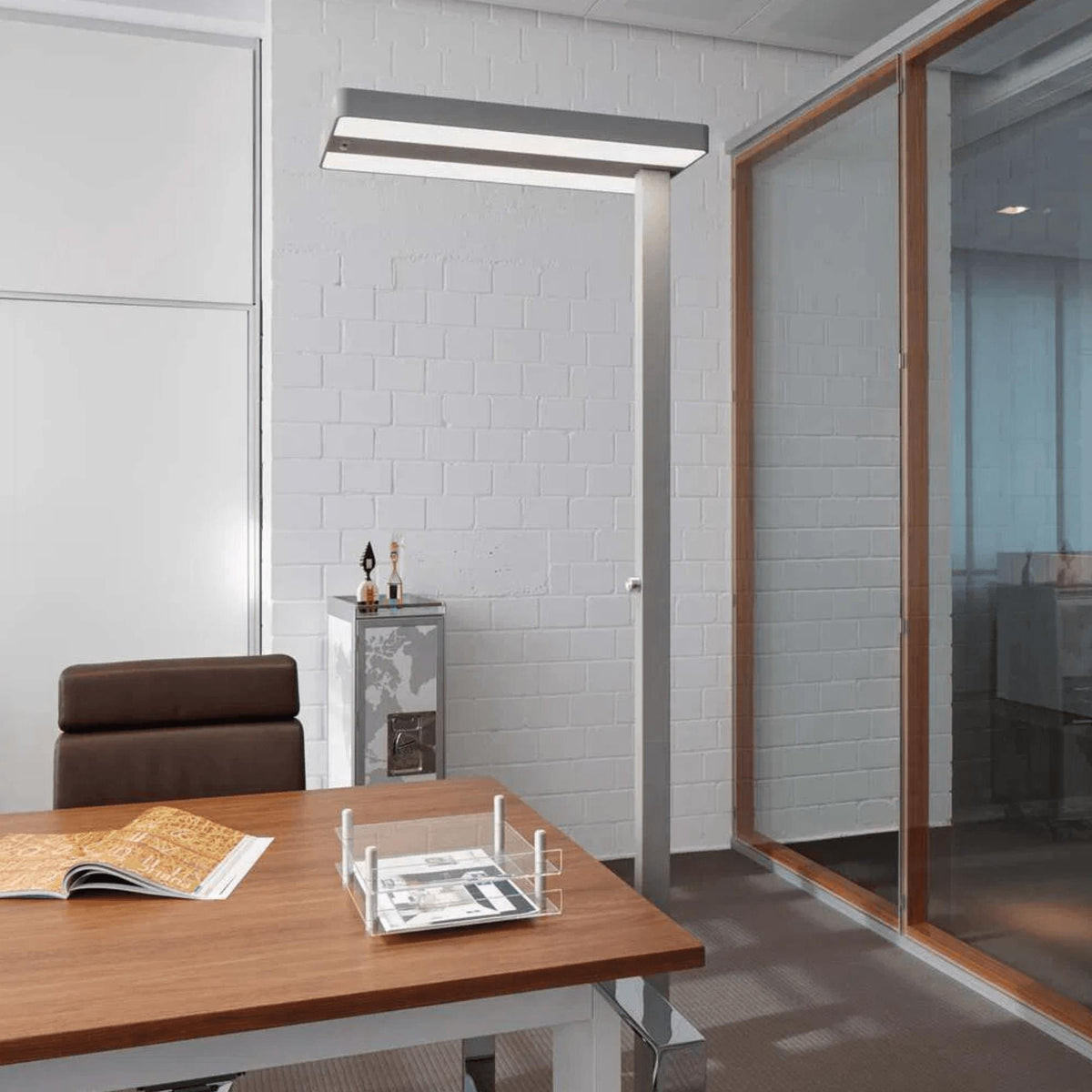 LED stāvlampa MAULjuvis - Ergostock.lv