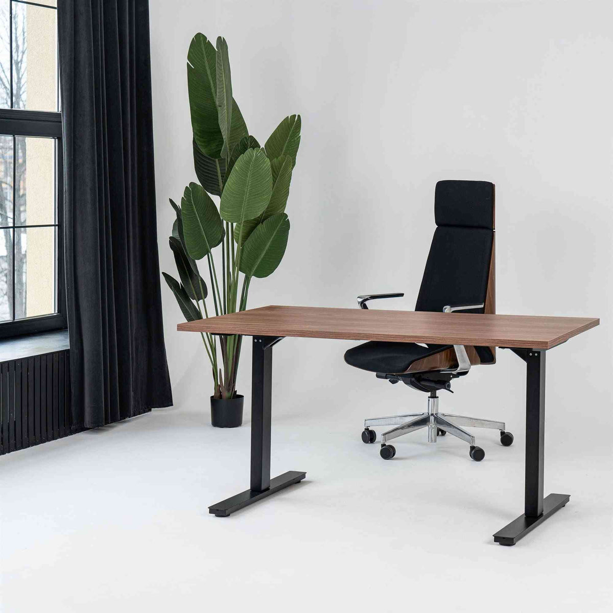 Manuāli augstumā regulējams galds Handle Line – Riekstkoks / Melna / 160 x 80 cm