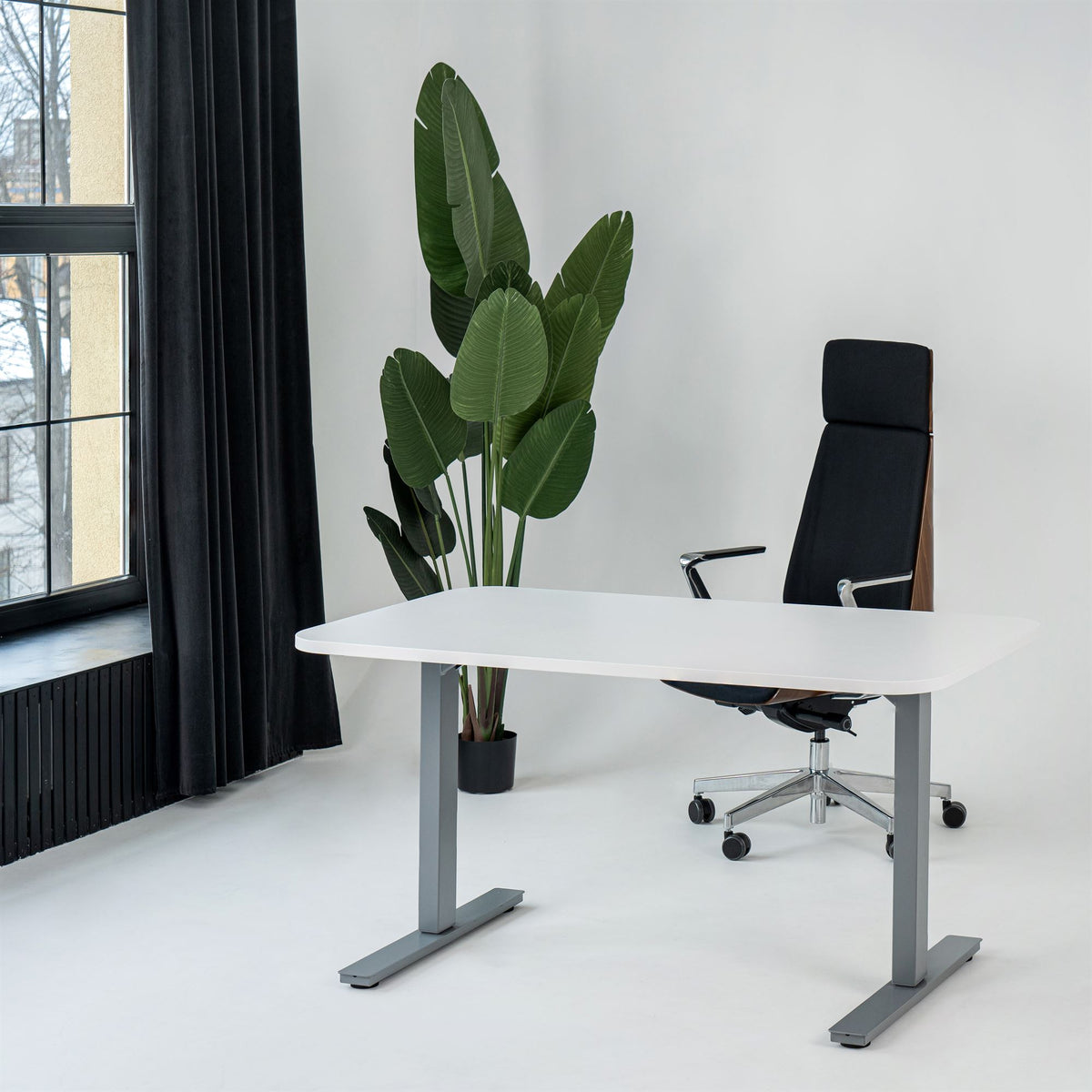 Manuāli augstumā regulējams galds Handle Line Flexx, ar noapaļotiem stūriem - Ergostock.lv
