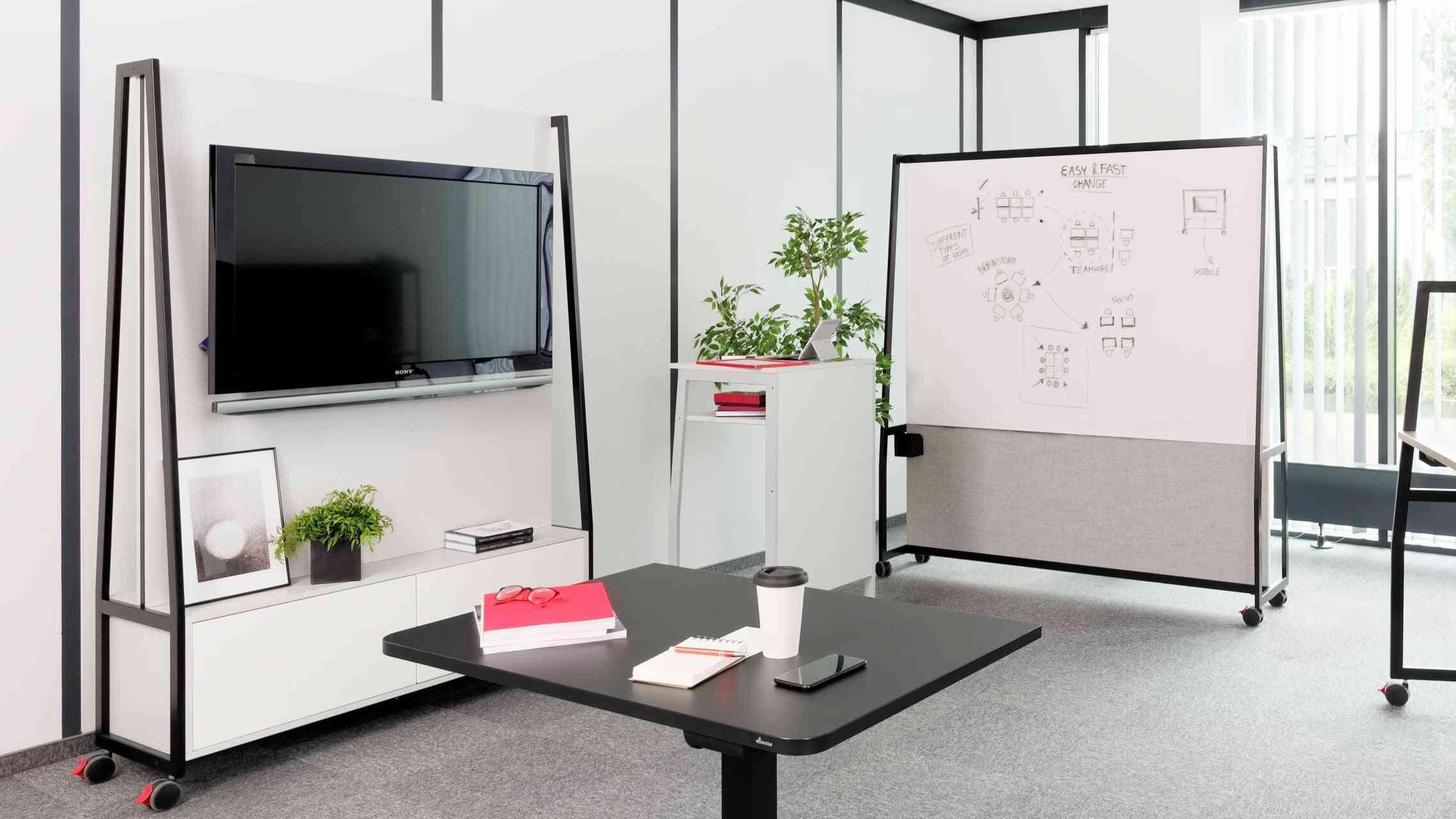 Mobilā mediju siena Wariant-Ergostock