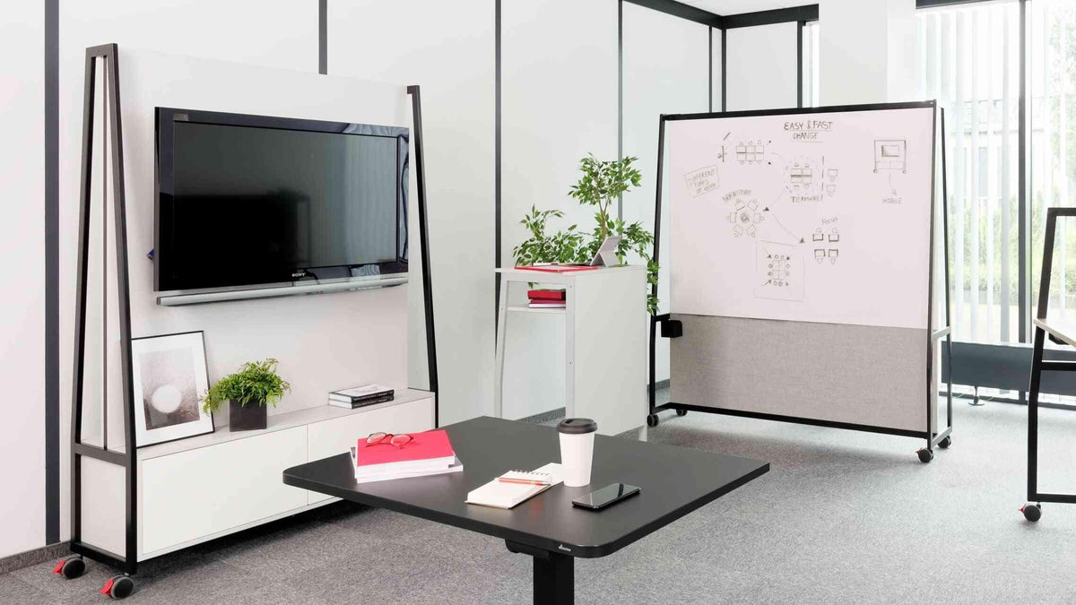 Mobilā mediju siena Wariant-Ergostock