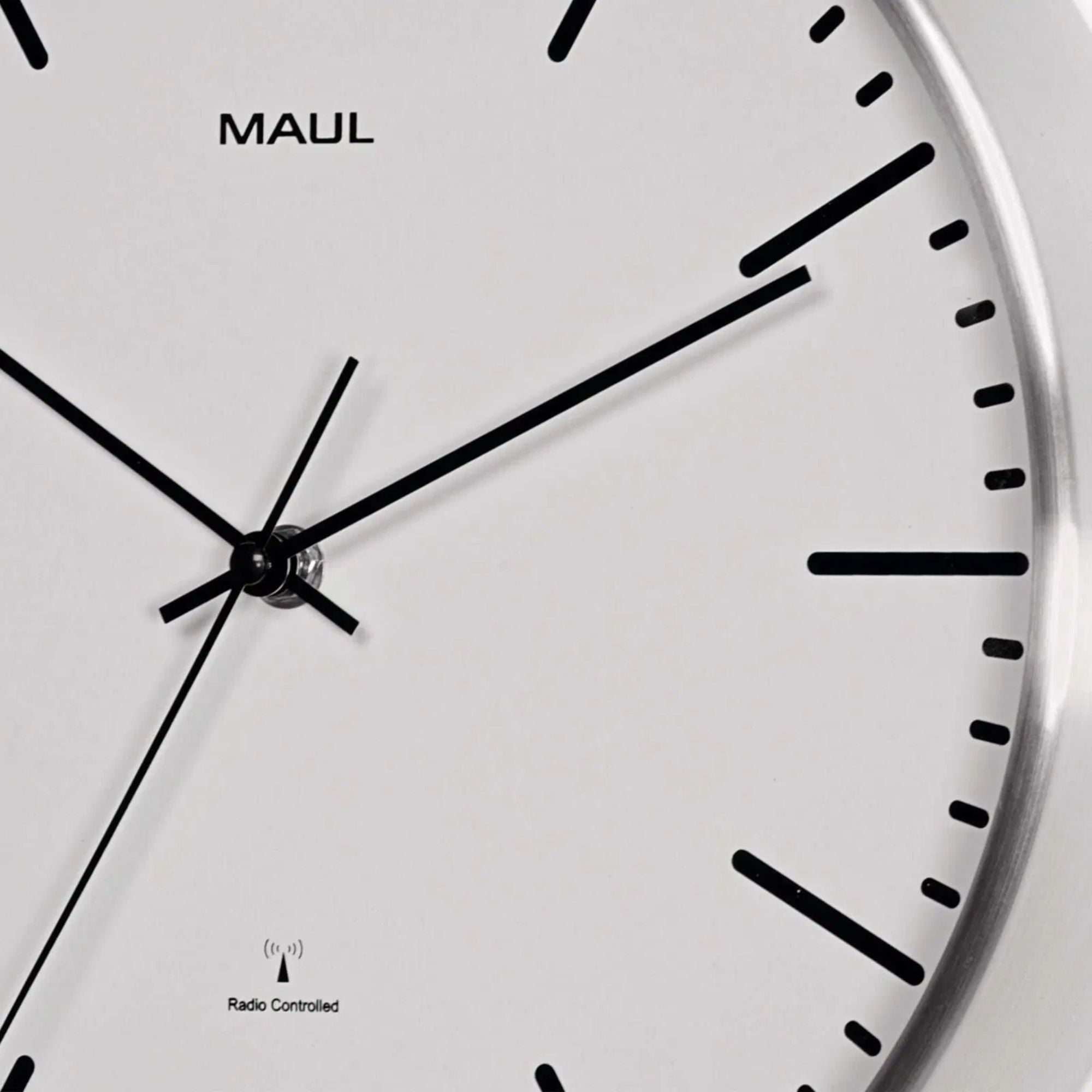 Sienas pulkstenis MAUL Fly, alumīnijs/ balts, diametrs 305 mm