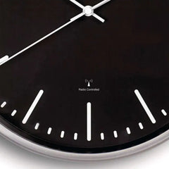 Sienas pulkstenis MAUL Fly, alumīnijs/ melns, diametrs 305 mm