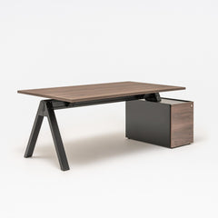 Vadītāju galds VIGA ar atvilktņu bloku, mdd; konfigurējams - Ergostock.lv