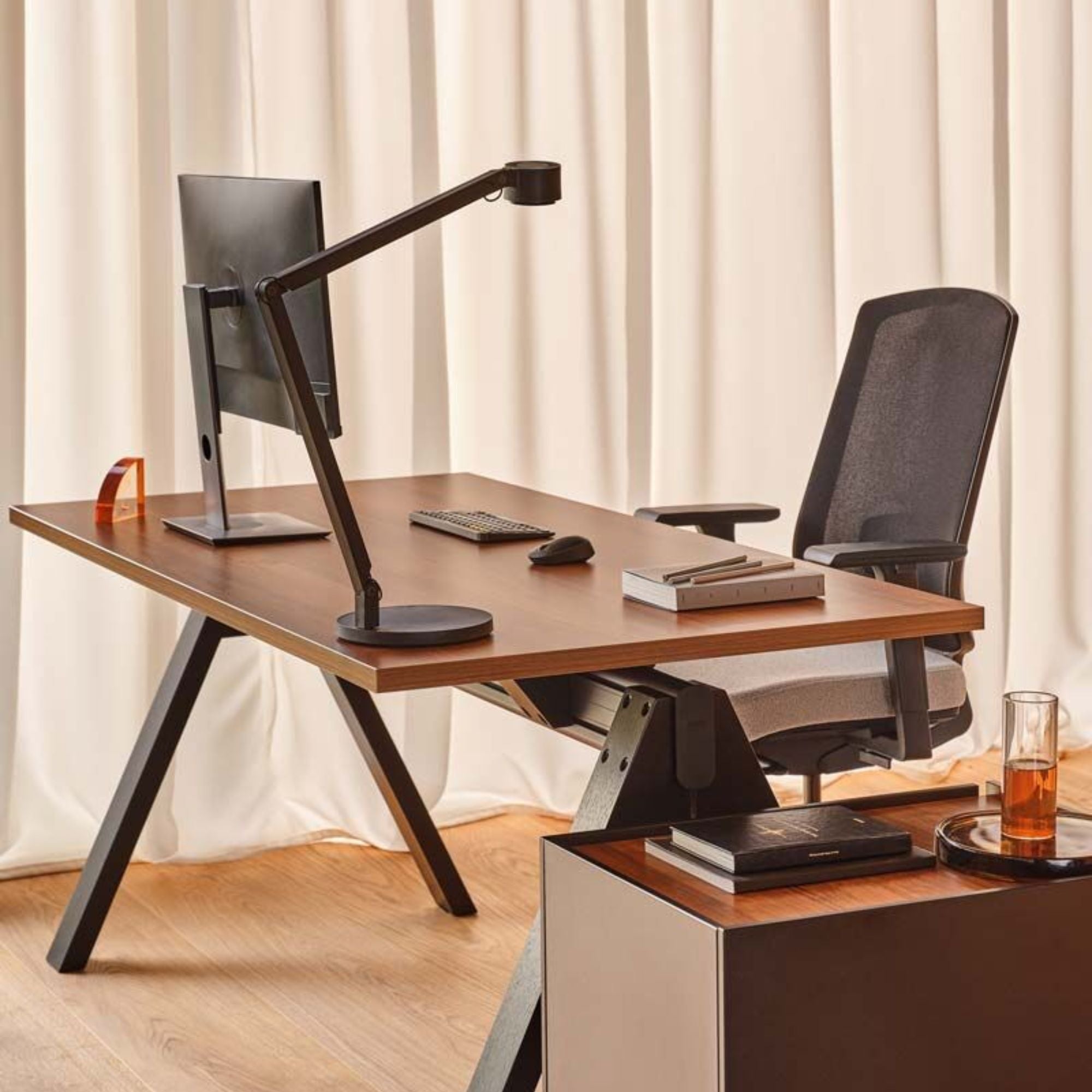 Vadītāju galds VIGA, mdd; konfigurējams - Ergostock.lv