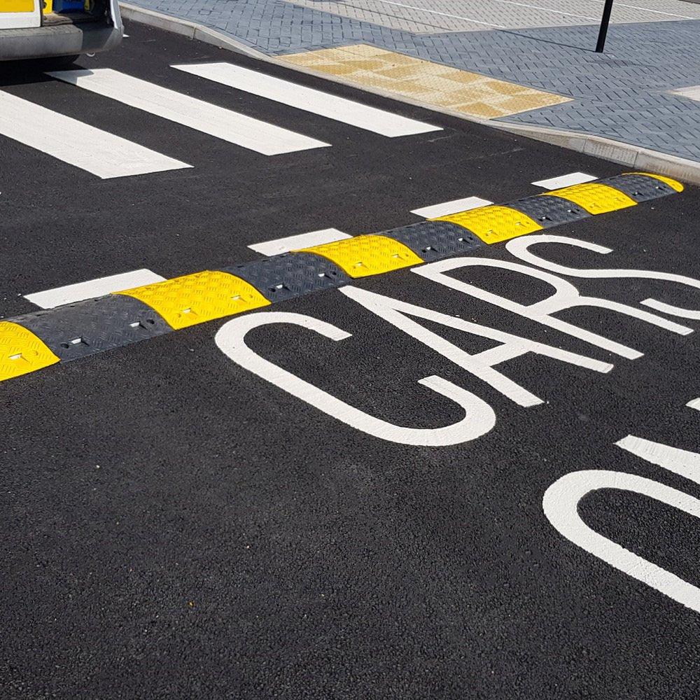 Ātruma ierobežošanas barjera Beaverswood augstums 50 mm nobeiguma daļa melna - Ergostock.lv